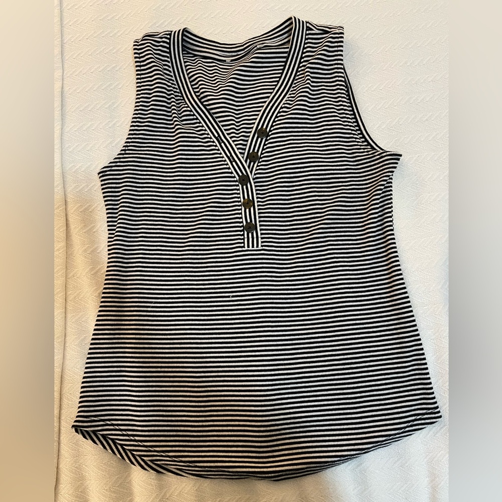 French Henley Tank Striped Sleeveless Top - Black and White M